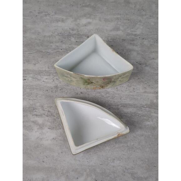 1910 Antique ROYAL BAYREUTH, Bavaria ROSE TAPESTRY, Small Trinket Dish, Triangle - Picture 4 of 12